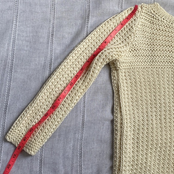 Boden chunky cream knit sweater with quarter length sleeves. - Picture 11 of 11